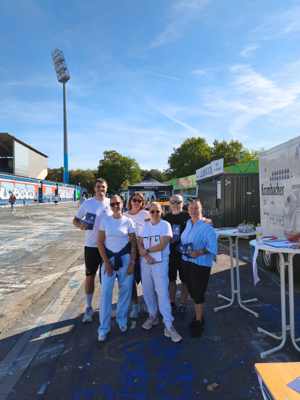 Team-Foto im Stadion